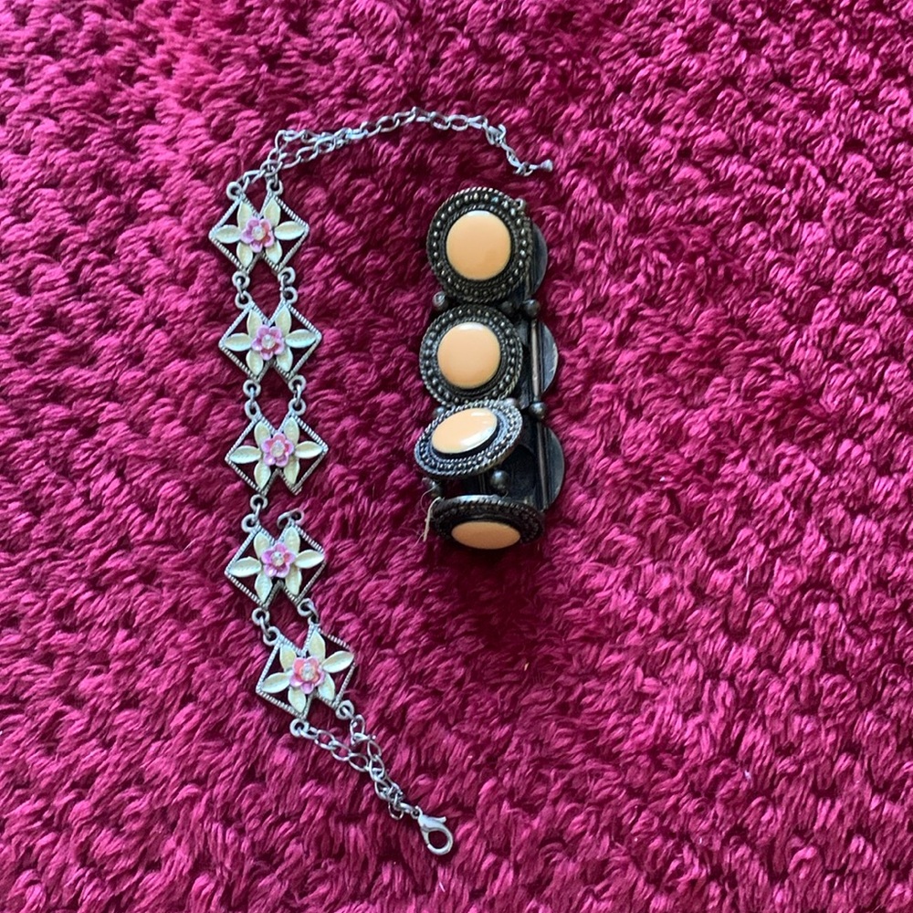 2 bracelets